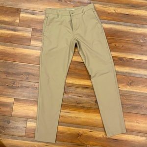 Men’s Banana Republic Tech Khaki Pants